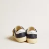 May Young aus weißem und blauem Leder mit Lederstern und Fersenlasche