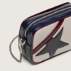 Mini Star Bag aus butterweißem Leder mit schwarzem Stern und burgunderroten sowie dunkelblauen Details