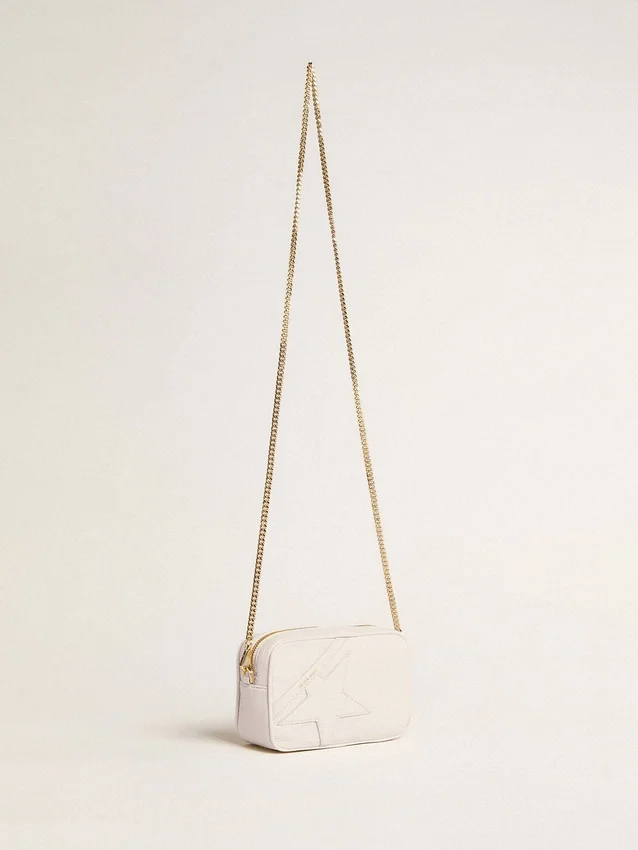 Mini Star Bag aus butterweißem Leder mit Ton-in-Ton-Stern