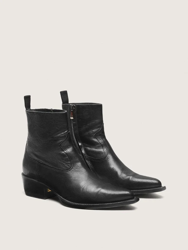 Niedrige „Debbie“-Herrenstiefel aus schwarzem Leder