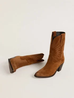 Niedrige „Wish Star“-Stiefel aus cognacfarbenem Wildleder mit ton-in-ton gesticktem Stern