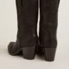 Niedrige „Wish Star“-Stiefel aus schwarzem Leder mit Ton-in-Ton-eingearbeitetem Stern