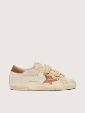 Old-School-Damenschuhe aus perlfarbenem Wildleder mit ziegelrotem Lederstern und Raffia-Riemen