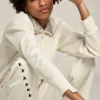 Papyrusweißes Sweatshirt mit Reißverschluss aus der Denise Star Collection und Kristallkragen