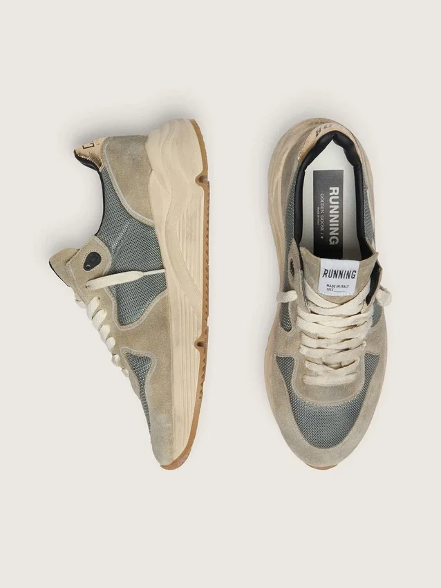 „Running Sole“ aus grauem Wildleder mit weißem Stern und weißer Fersenlasche