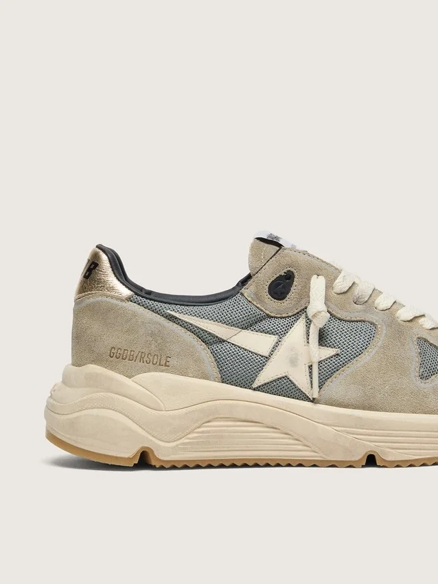 „Running Sole“ aus grauem Wildleder mit weißem Stern und weißer Fersenlasche