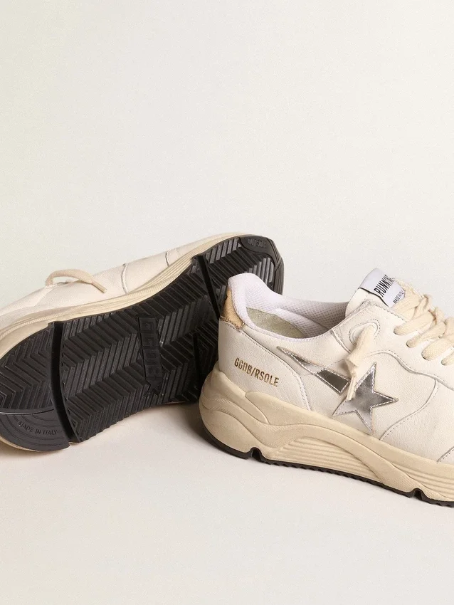 „Running Sole“ aus Nappa mit silbernem Stern und goldener Lederlasche an der Ferse