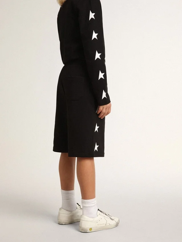 Schwarze Bermudashorts für Jungen mit weißen Sternen