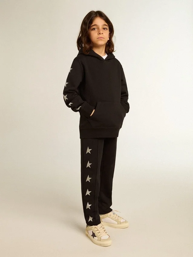 Schwarzes Kapuzensweatshirt für Jungen mit kontrastierenden silbernen Sternen