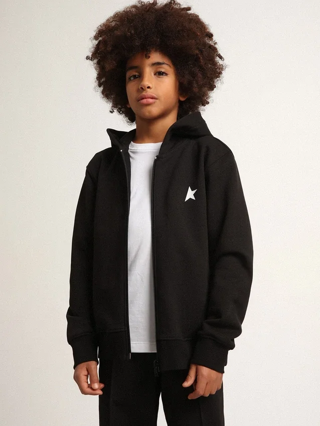 Schwarzes Kapuzensweatshirt mit kontrastierendem weißem Stern und Logo