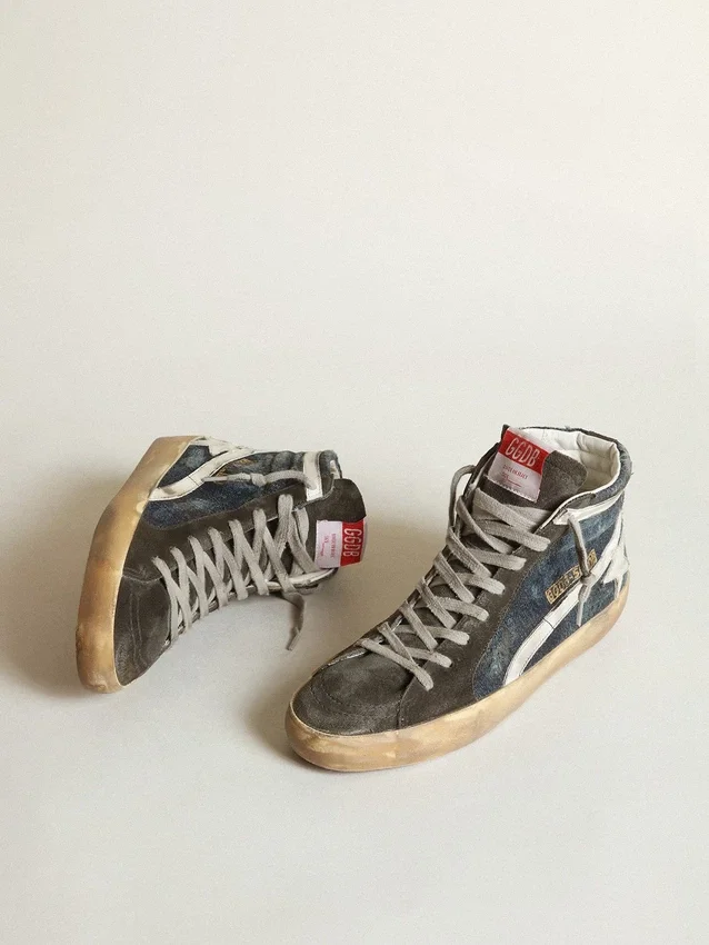 Slide aus mitternachtsblauem Denim mit weißem Lederstern