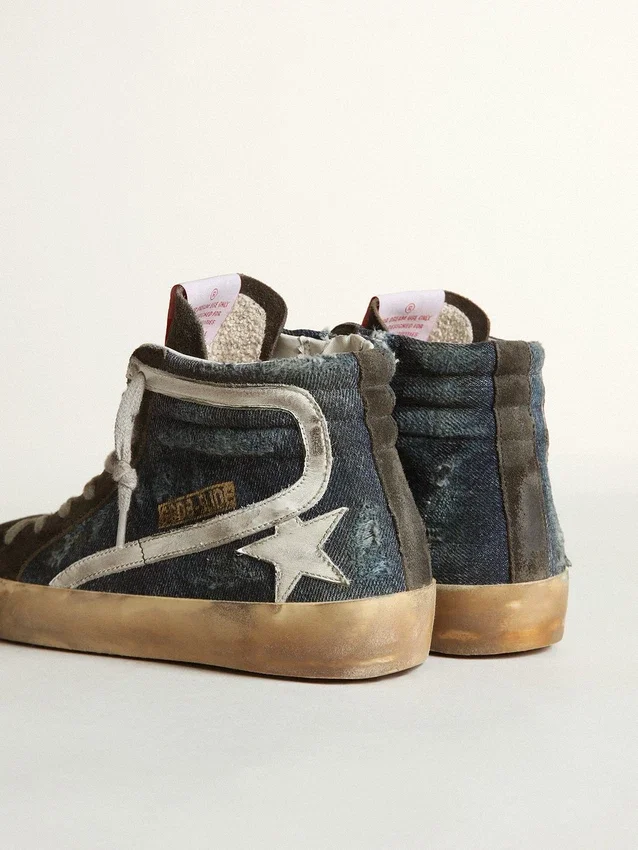 Slide aus mitternachtsblauem Denim mit weißem Lederstern