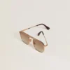 Sonnenbrille im Pilotenstil mit goldenem Rahmen und beigen Gläsern