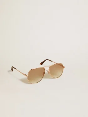 Sonnenbrille im Pilotenstil mit roségoldfarbenem Rahmen und honigfarbenen Gläsern