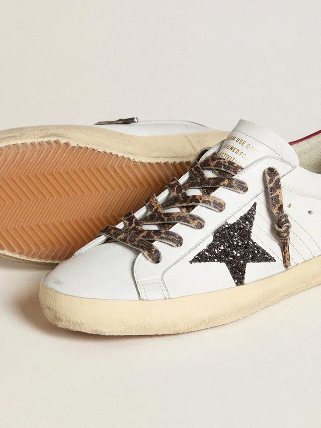 Super-Star für Damen aus Nappaleder mit Glitzerstern und rotem Nappaleder-Fersenlasche