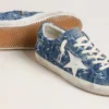 Super-Star LTD für Damen in hellblauem Denim mit weißem Lederstern und gestickten Blumen