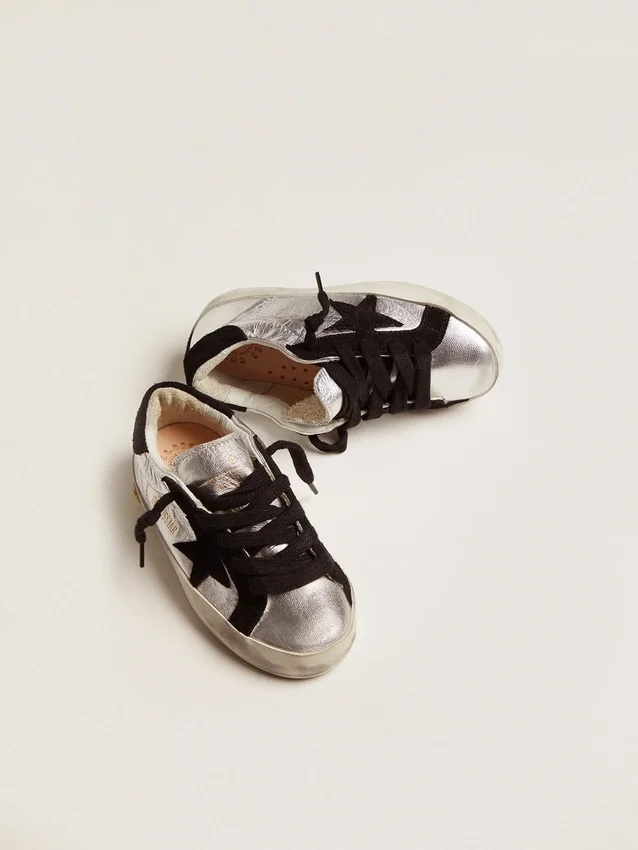 „Super-Star“-Sneaker aus silbernem Leder mit Wildledereinsätzen