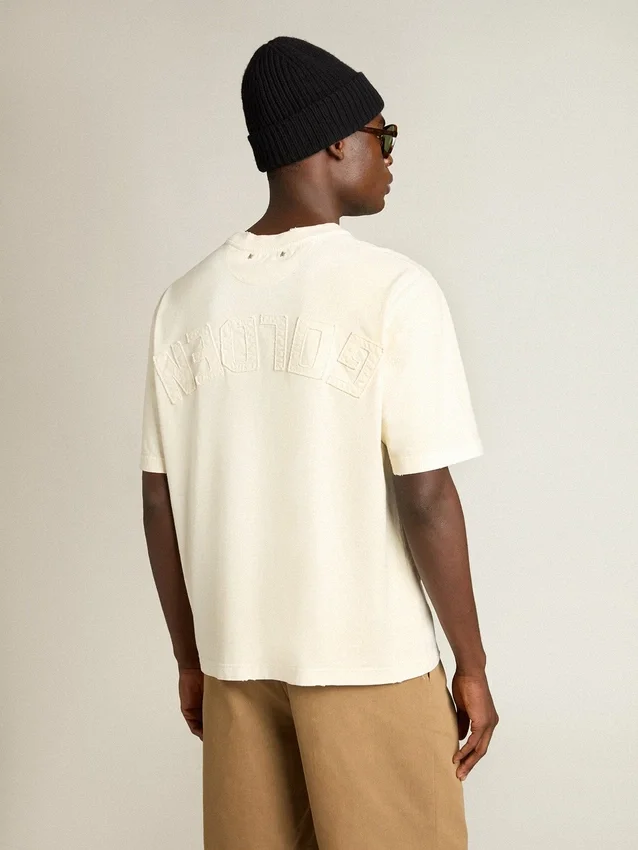 T-Shirt in „Aged White“ mit umgekehrtem Logo auf der Rückseite – Jersey Capsule