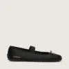 Étoile Ballerinas aus schwarzem Satin mit schwarzem, gesticktem Stern und elastischem Riemen