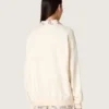 Unisex-Baumwoll-Sweatshirt „Star“ in Vintage-Weiß mit gestickten VCE-Aufnähern