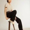 V-Star für Damen aus perlfarbenem Wildleder mit silbermetallischem Lederstern