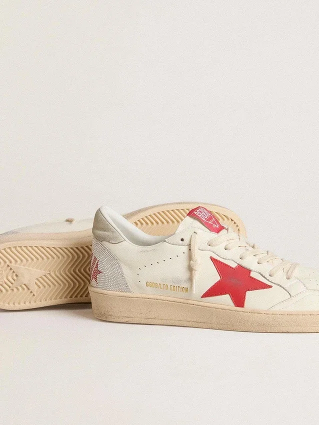 Valentinstag-Damenmodell „Ball Star“ mit rotem Lederstern und rotem Swarovski-Schriftzug