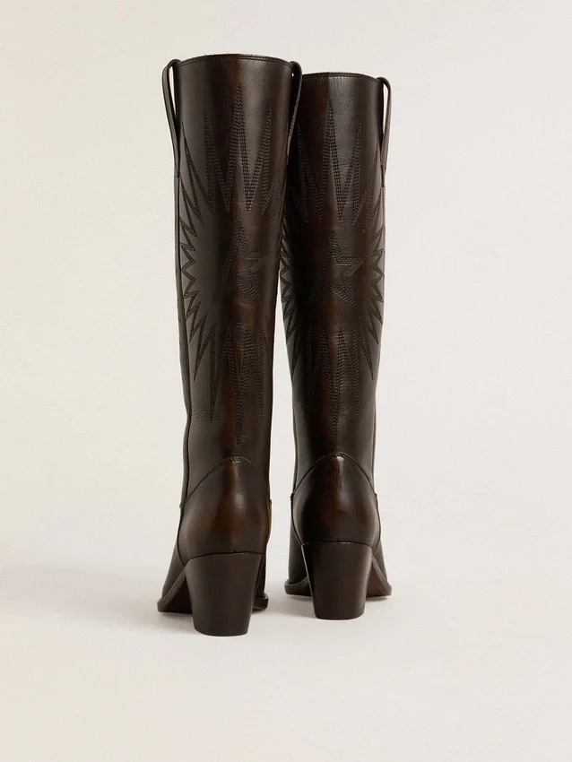 „Wish Star“-Stiefel aus dunkelbraunem Leder mit ton-in-ton gesticktem Stern