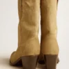 „Wish Star“-Stiefel aus sandfarbenem, gewachstem Wildleder mit Sternstickerei
