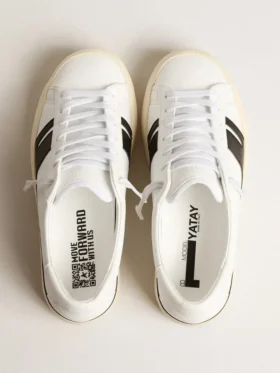 Yatay Modell 1B – nachhaltige Sneaker mit weißem, biobasiertem Obermaterial und schwarzem Y