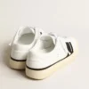 Yatay Modell 1B – nachhaltige Sneaker mit weißem, biobasiertem Obermaterial und schwarzem Y