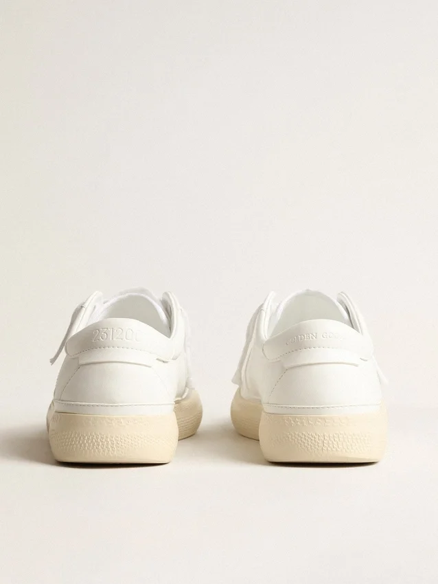 Yatay Modell 1B – nachhaltige Sneaker mit weißem, biobasiertem Obermaterial und weißem Y