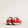 Young Marathon aus rotem Nylon mit aufgedrucktem Stern und Lederlasche an der Ferse