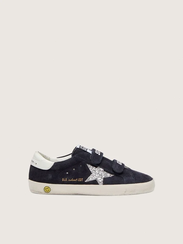 „Young Old School“ aus blauem Wildleder mit silbernem Glitzerstern und weißer Lederlasche an der Ferse