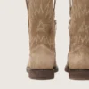 „Young Wish“-Stiefel aus taubengrauem Wildleder mit Sternstickerei
